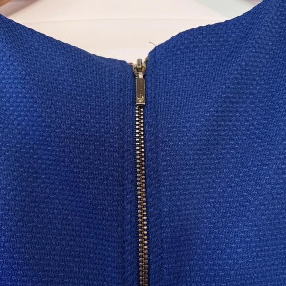 15. H & M Cobalt Blue peplum hem Shell Top Small - Picture 4 of 5